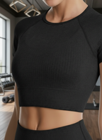 Ribbed short-sleeved crop top